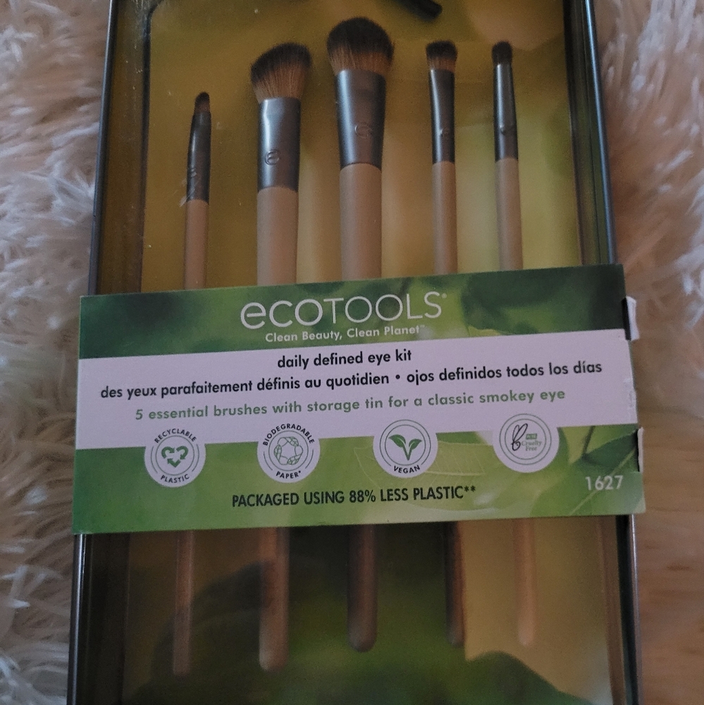 Eco-Tools - Daily defined eye kit - 5 essential Brushes.